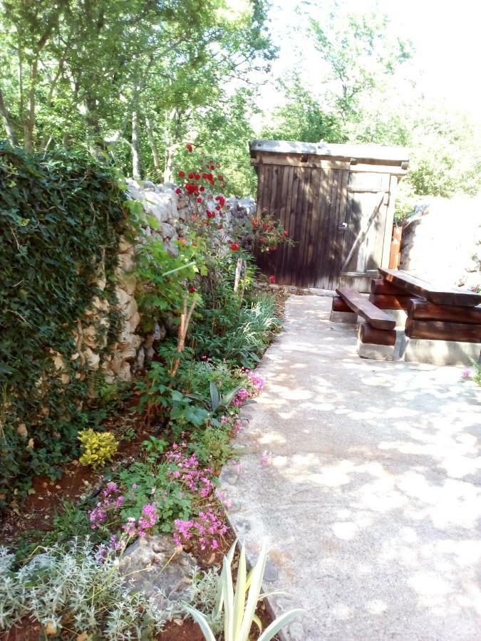Studio Apartman Hrast Seline Kültér fotó